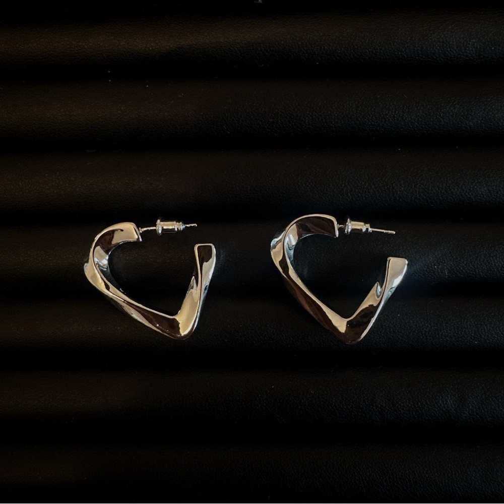 Women’s Chunky Silver Geometric Stud Earrings Minimalist Everyday Jewelry